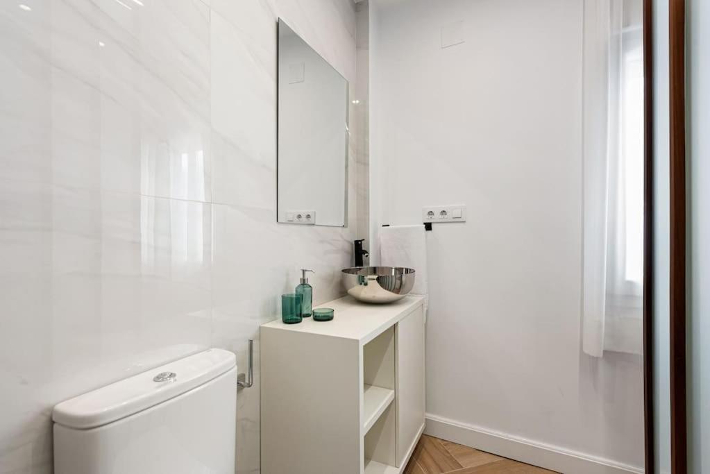 Apartament Mota Downtown And Commercial Area *